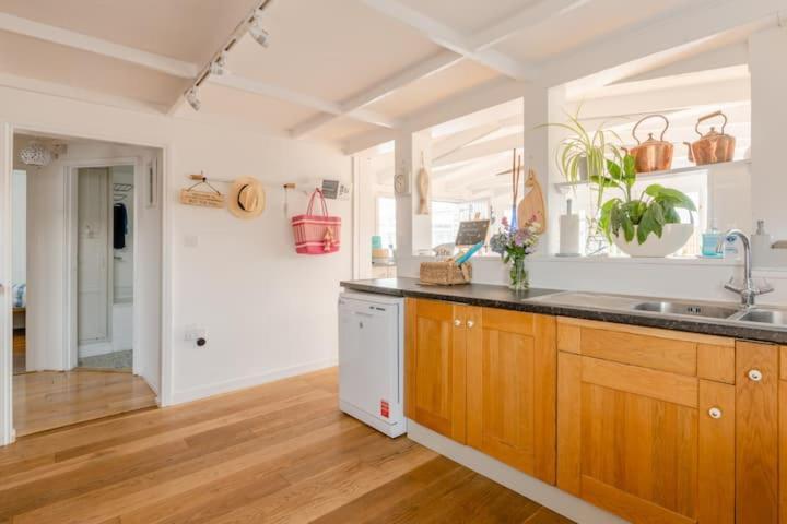 Dog Friendly Cottage 2 Mins To Beach With Hot Tub And Zappi Ev Lessingham Экстерьер фото