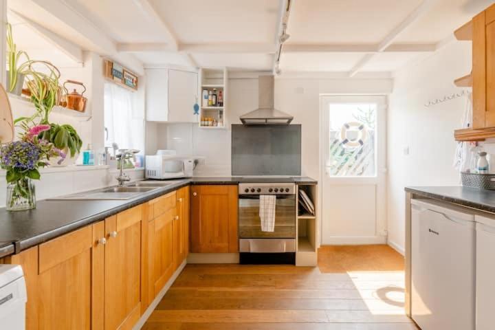 Dog Friendly Cottage 2 Mins To Beach With Hot Tub And Zappi Ev Lessingham Экстерьер фото